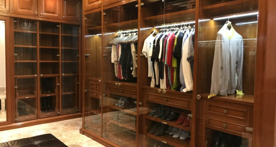 walk in closet
